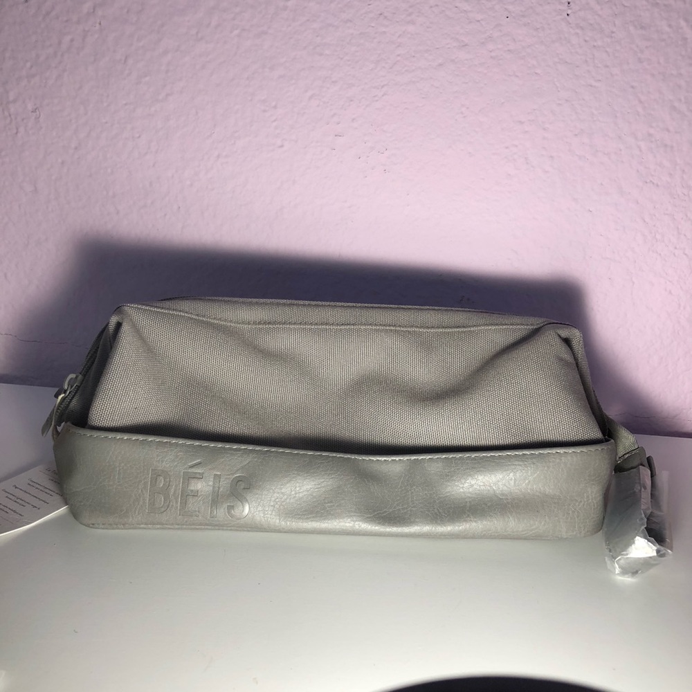 BÉIS Dopp kit in gray